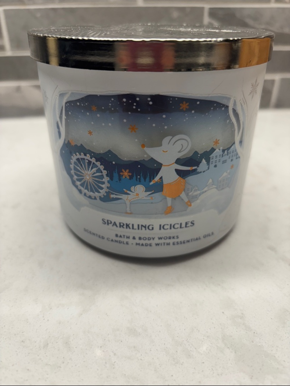 New Bath & Body Works Sparkling Icicles Candle